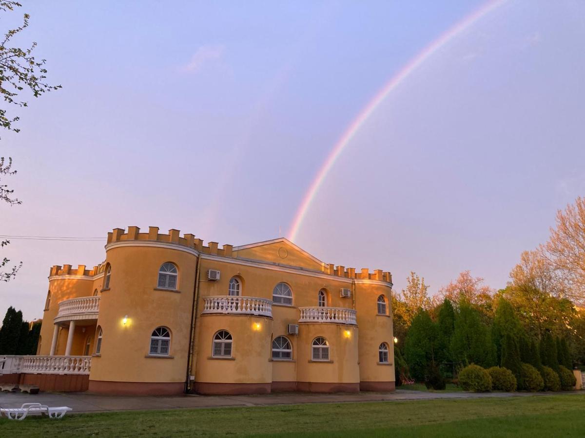 Kastély Panzió Hajduszoboszlo Exterior foto