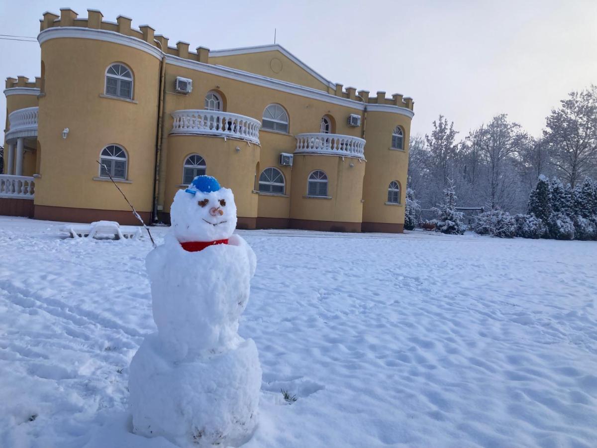Kastély Panzió Hajduszoboszlo Exterior foto