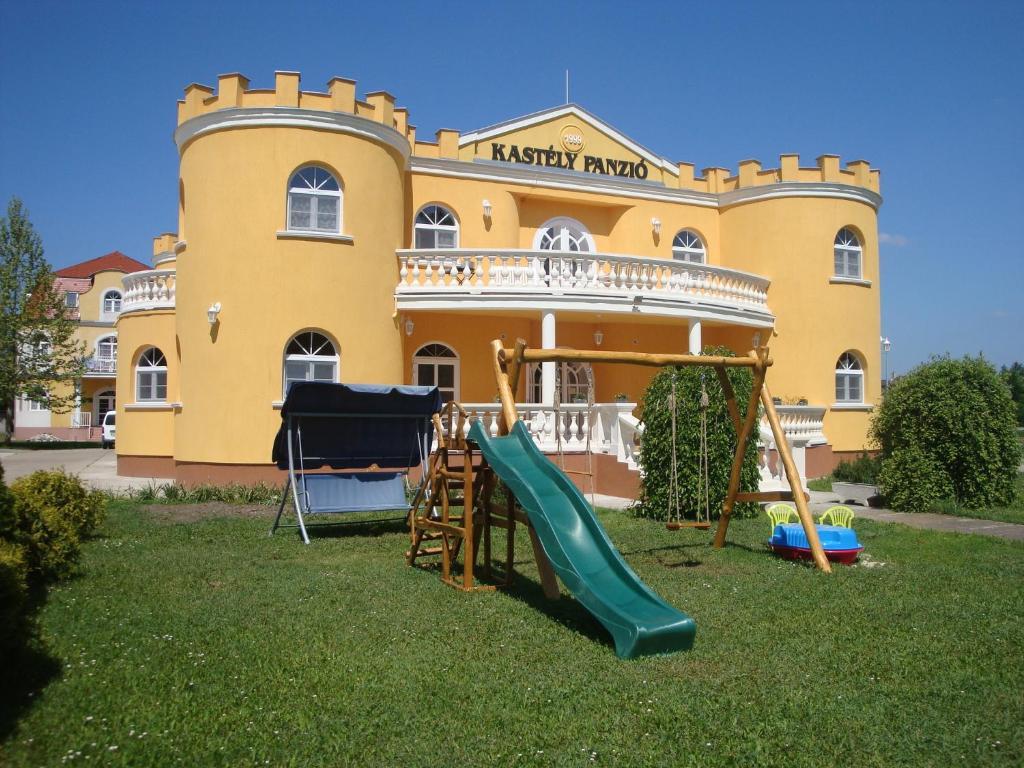 Kastély Panzió Hajduszoboszlo Exterior foto