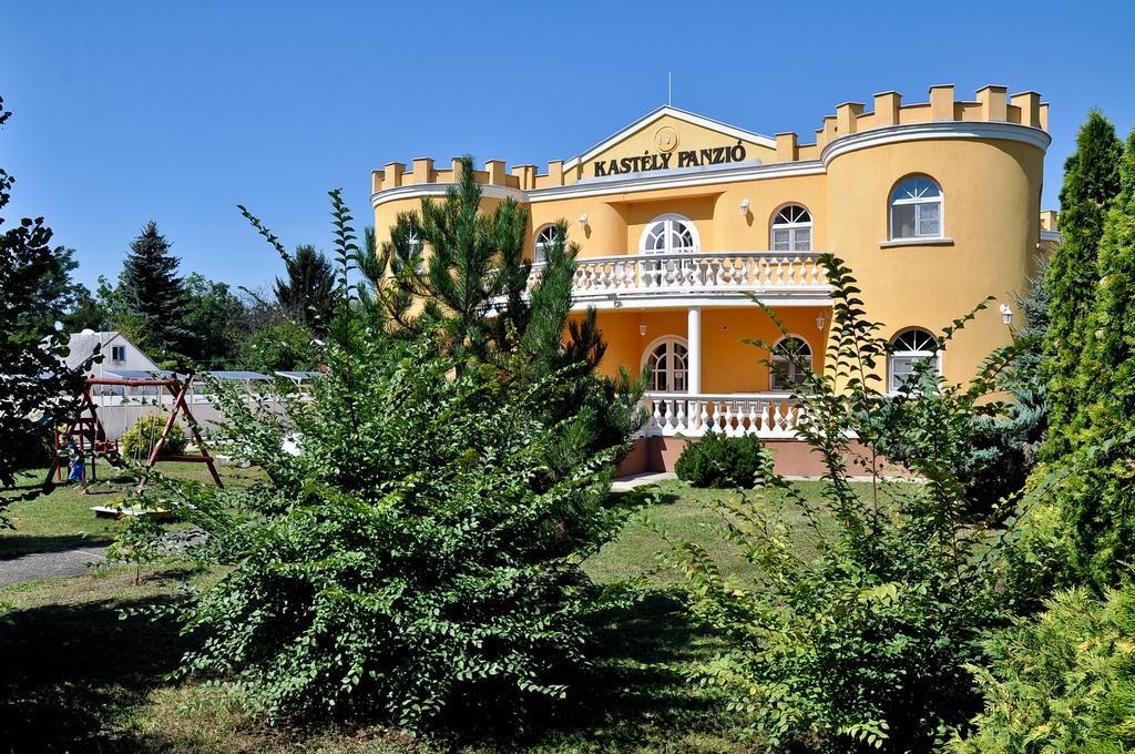 Kastély Panzió Hajduszoboszlo Exterior foto